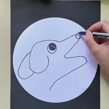 Disegno lineare di un cane dalmata dentro una cornice circolare