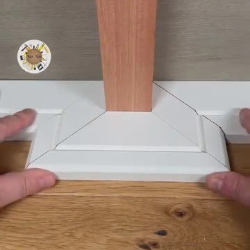 Cornice con decoro